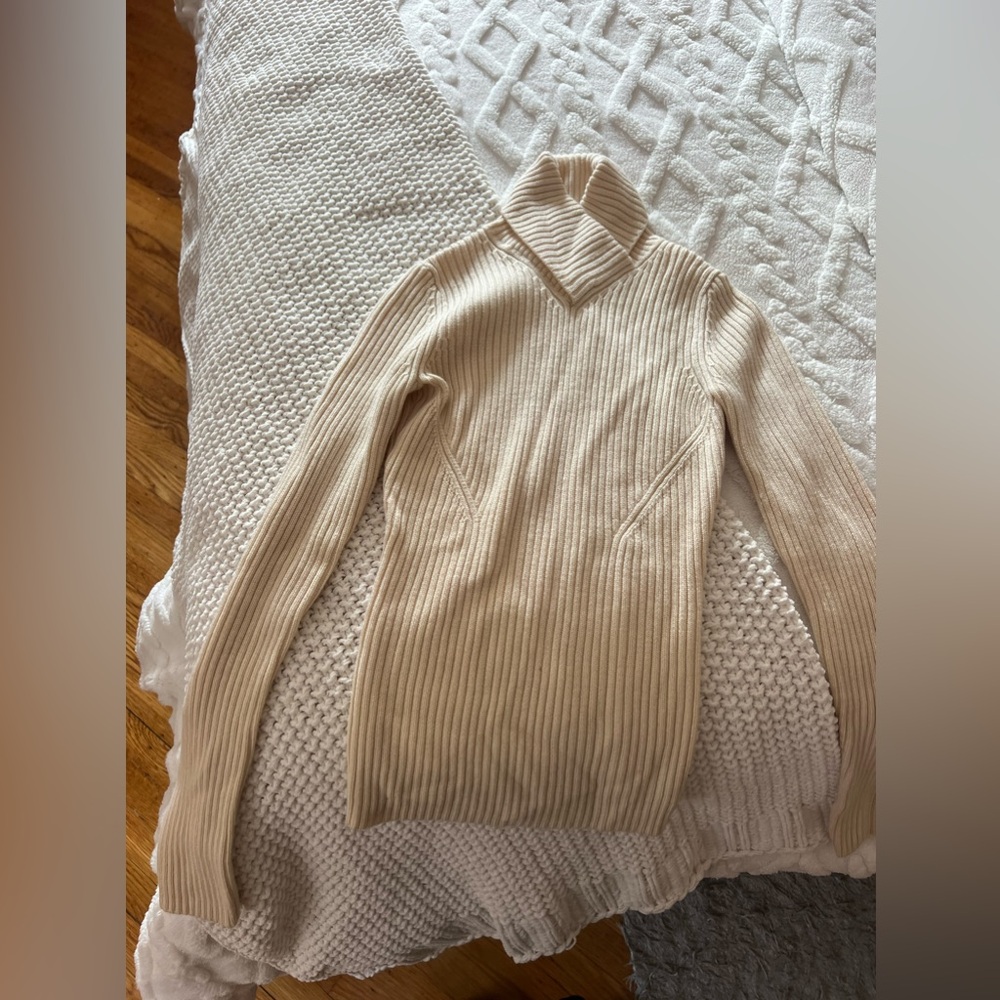 NWOT Tahari turtleneck sweater Size XS